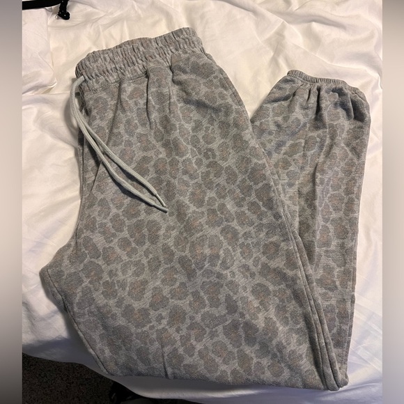 Sweatpants - Picture 3 of 5